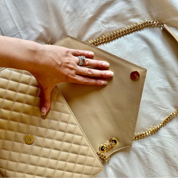 Saint Laurent Envelope Triquilt Large YSL Shoulder Bag in Grained Leather - Picture 5 of 5